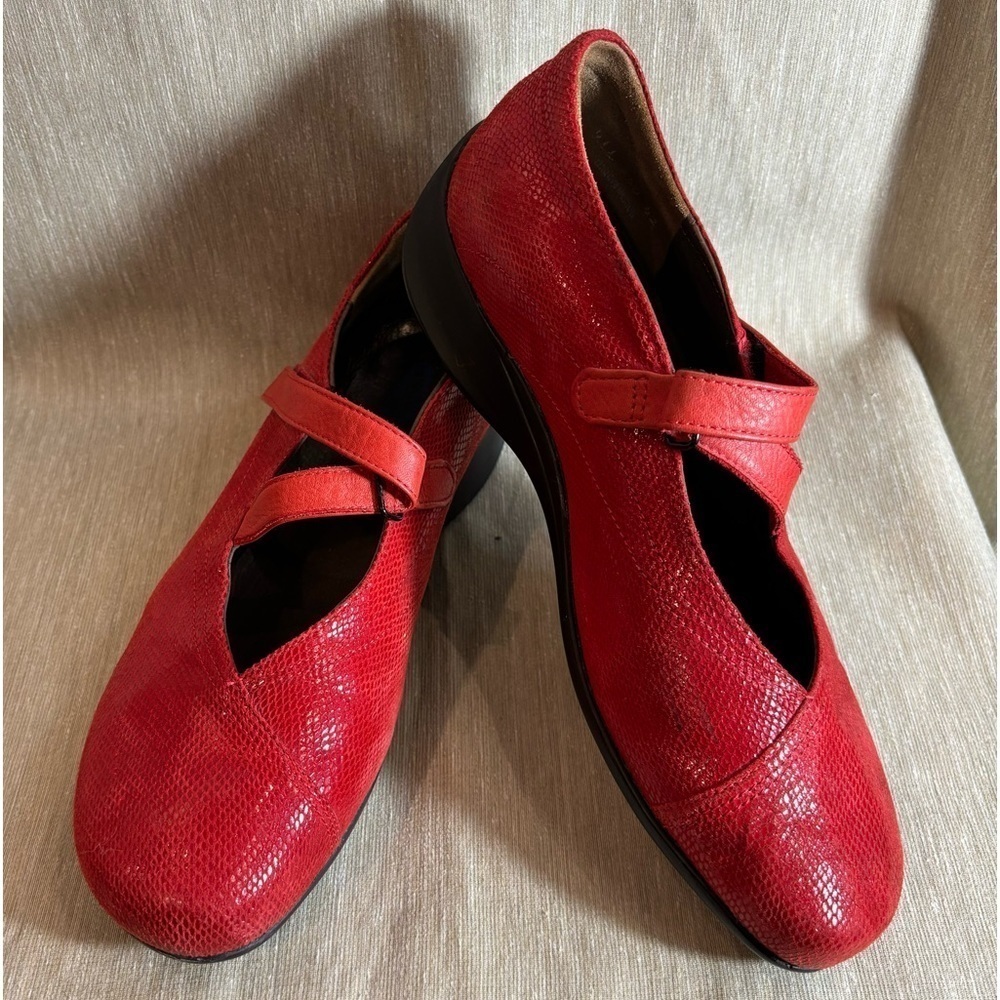 WOLKY Sz 42 Passion Mary Janes Comfort Leather Sheen Red Classic Walking Shoes